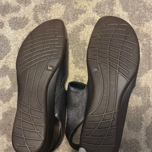 Easy Spirit Womens Hartwell Pewter Leather Slingback Wedge Sandals Shoes Narrow - Picture 3 of 4